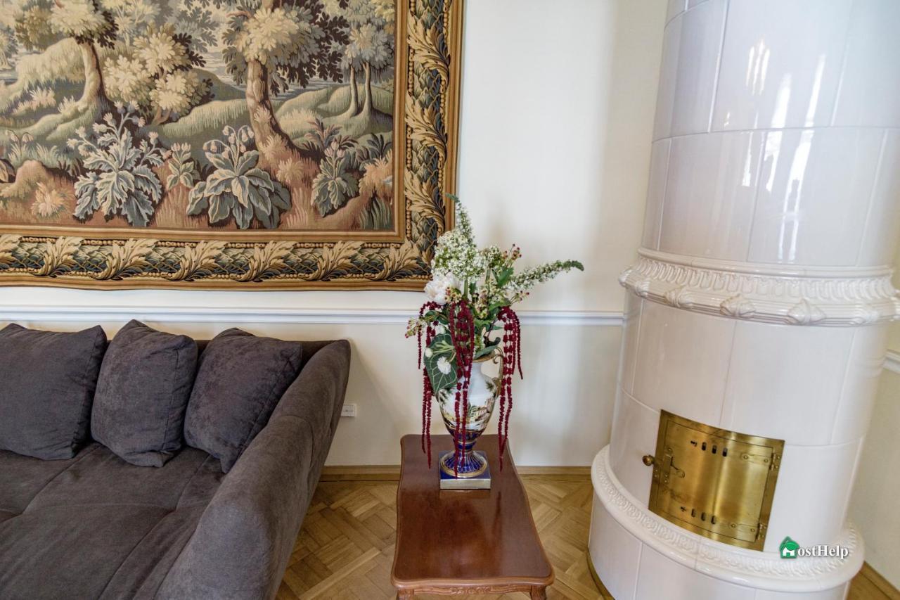 Villa With Hot-Tub, Terrace And Garden, Wenceslass Square Praha Bagian luar foto