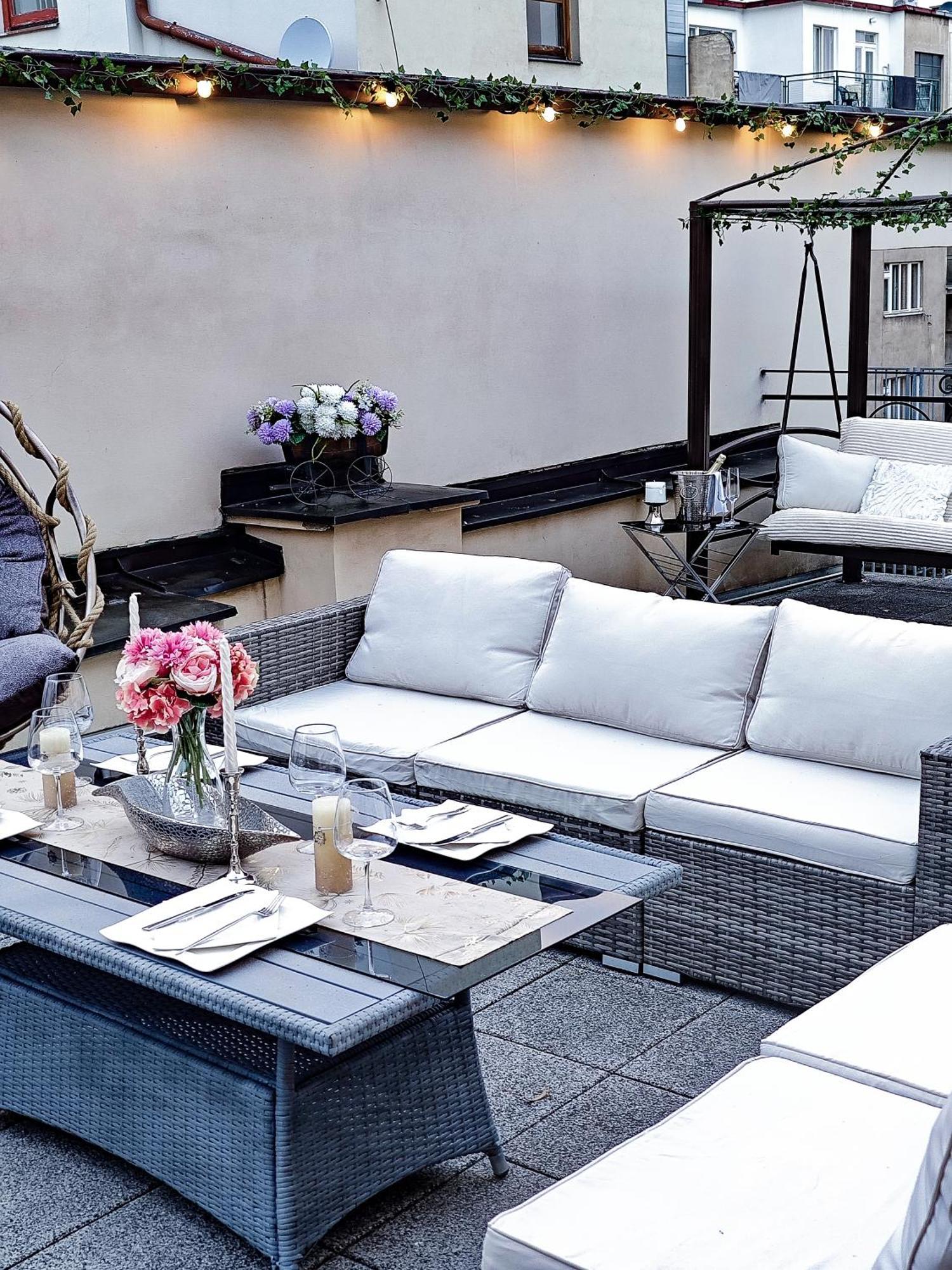 Villa With Hot-Tub, Terrace And Garden, Wenceslass Square Praha Bagian luar foto