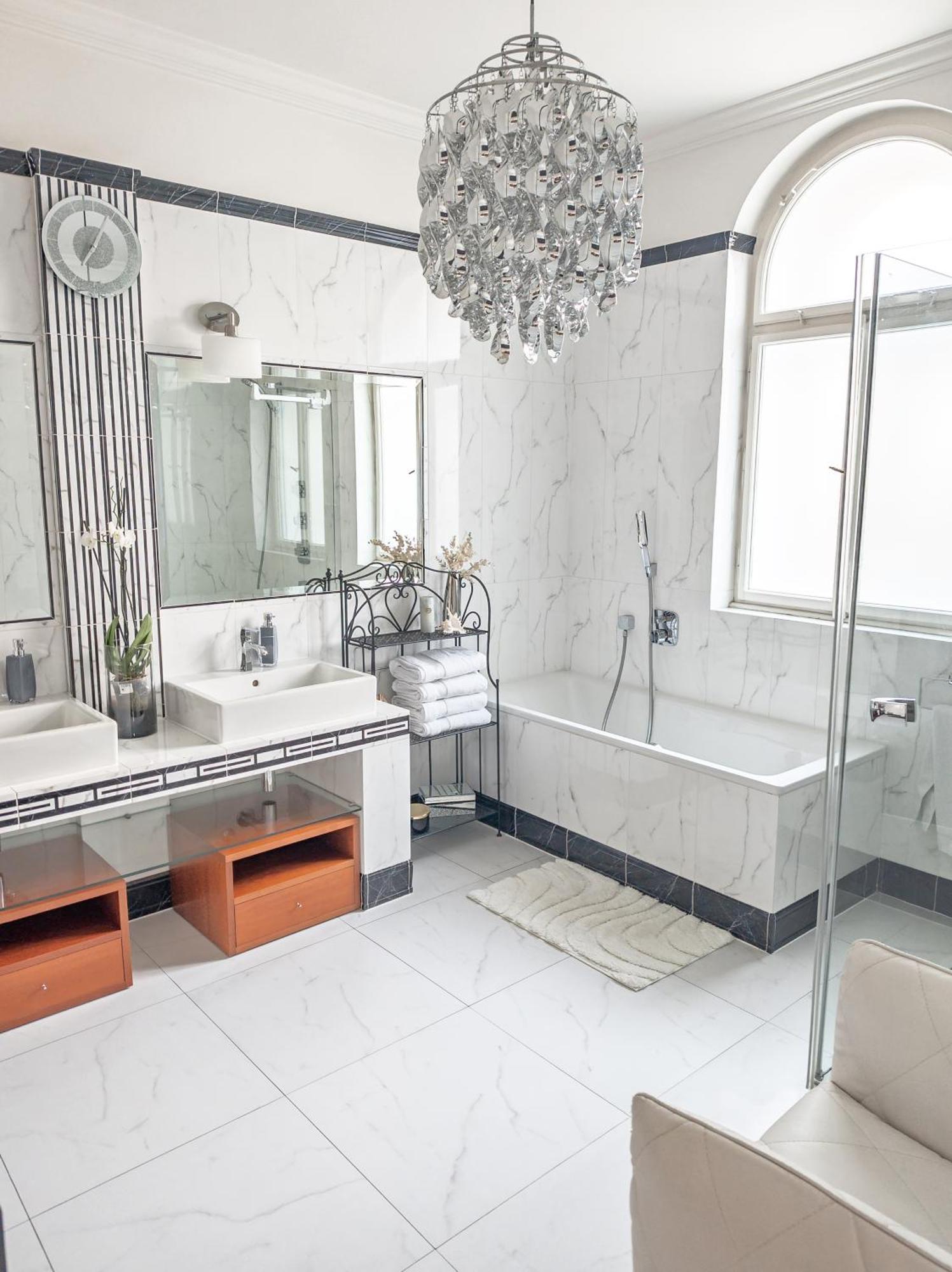 Villa With Hot-Tub, Terrace And Garden, Wenceslass Square Praha Bagian luar foto