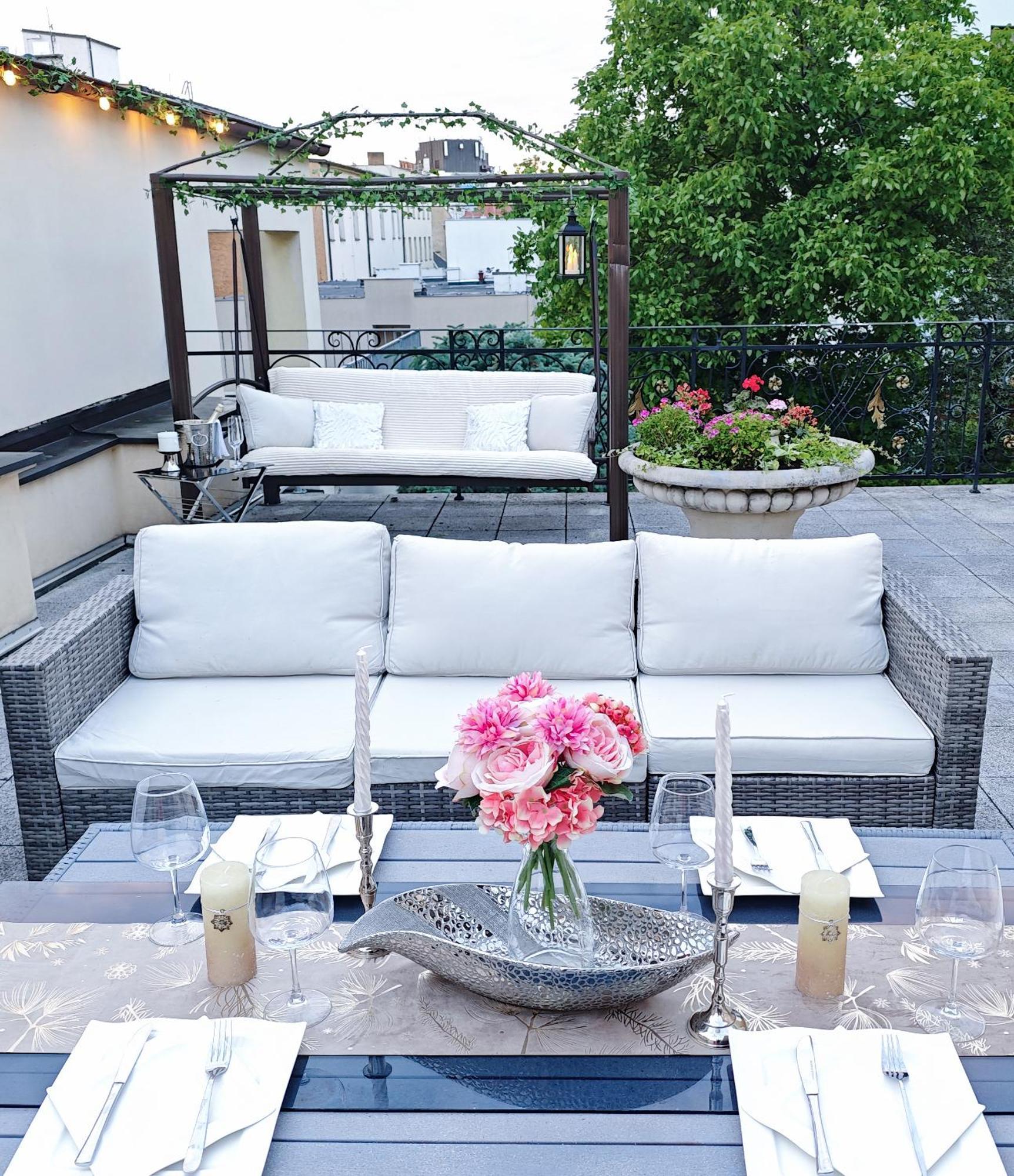 Villa With Hot-Tub, Terrace And Garden, Wenceslass Square Praha Bagian luar foto